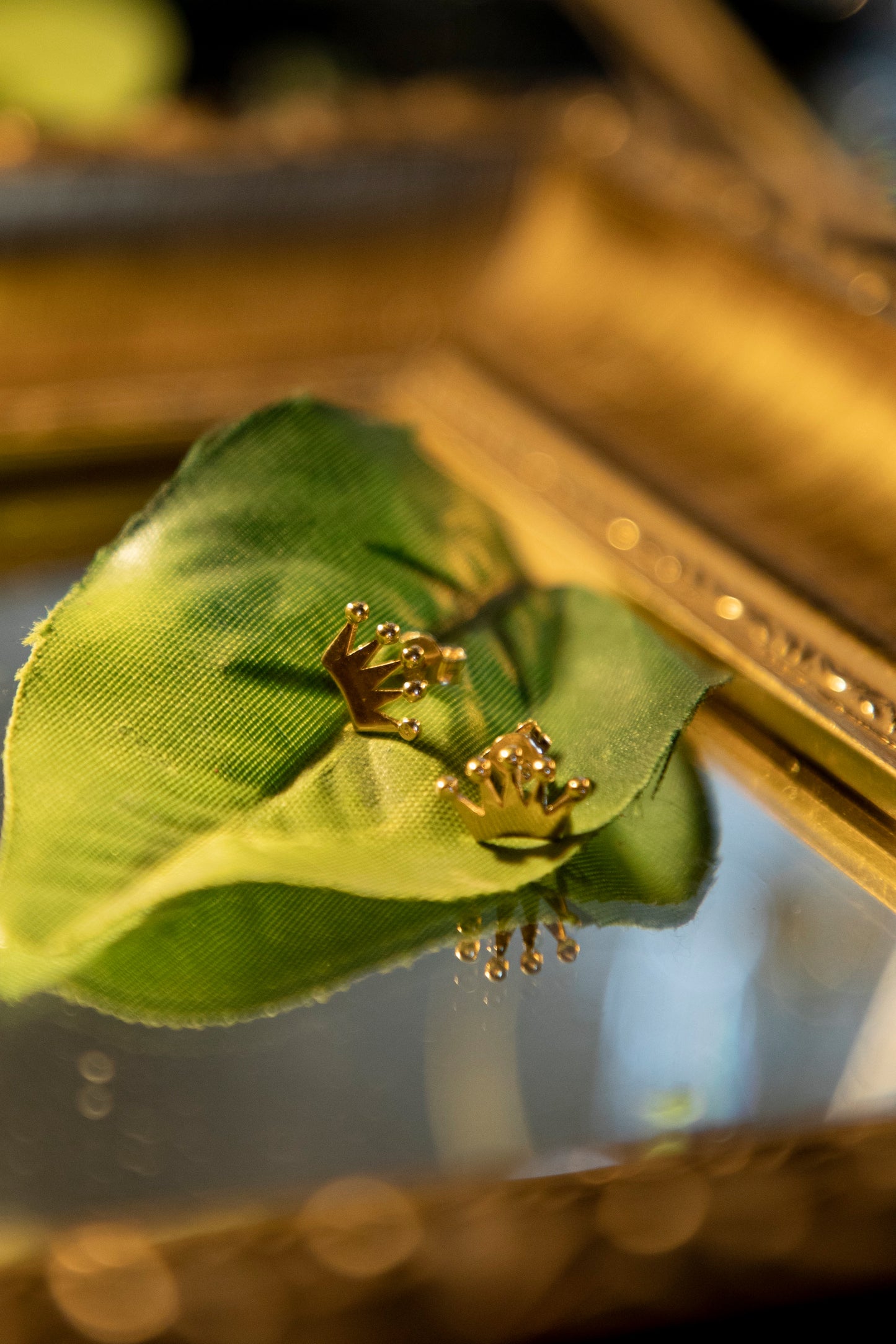 Crown Stud